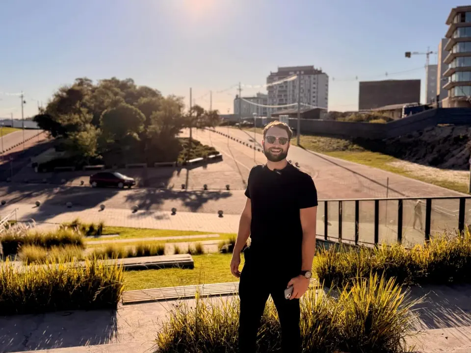 Lucas Medeiros no bairro Quartier, em Pelotas